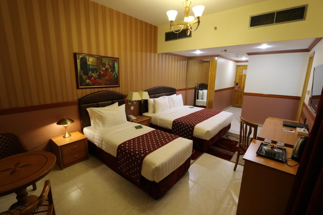 New California Hotel Дубай Экстерьер фото